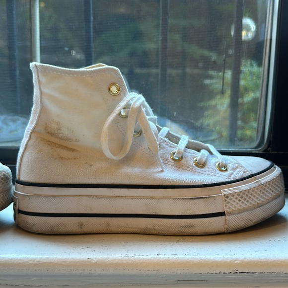 🤍 White high top platform Converse with Gold Grommets - Picture 6 of 12